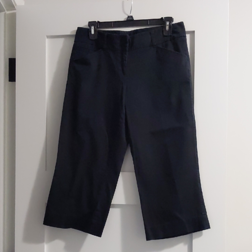 New York & Company Black Capri Pants